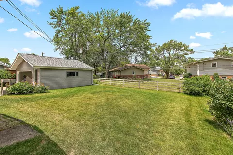 Exterior - 5754 150th St, Oak Forest, IL 60452 photo 4 of 5