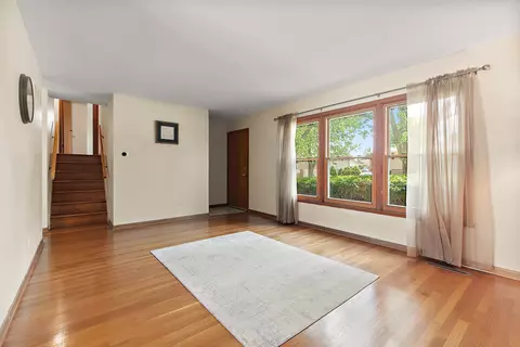 Living - 5754 150th St, Oak Forest, IL 60452 photo 1 of 4