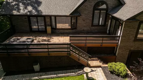 Exterior - 113 Oak Ridge Dr E, Burr Ridge, IL 60527 photo 6 of 12