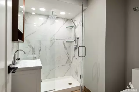 Bath - 113 Oak Ridge Dr E, Burr Ridge, IL 60527 photo 6 of 6