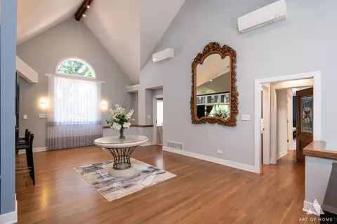 Entry Way - 113 Oak Ridge Dr E, Burr Ridge, IL 60527 photo 2 of 2