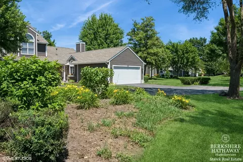 165 E Raleigh Ct, Bloomingdale, IL 60108