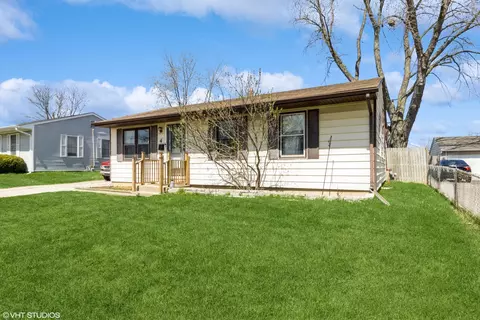 4 E Streamwood Blvd, Streamwood, IL 60107