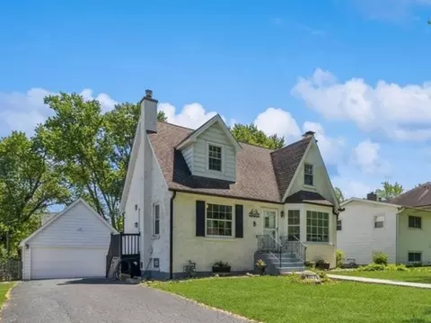 127 S Ashland Ave, Palatine, IL 60074