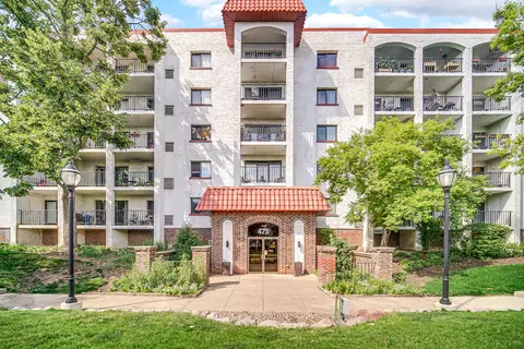 475 Plum Creek Dr #212, Wheeling, IL 60090