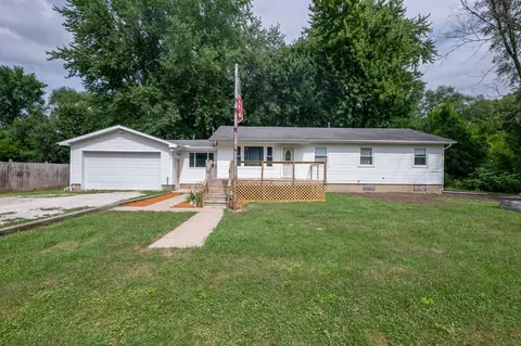 12010 Michener Ln, Kingston Mines, IL 61539