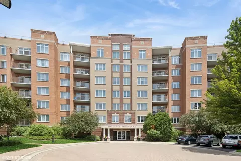 1 N Beacon Pl #502, La Grange, IL 60525