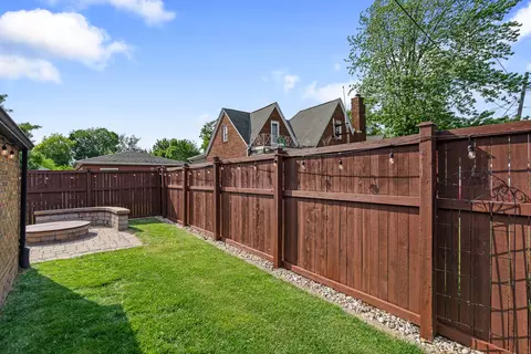 Exterior - 592 E 13th St, Lockport, IL 60441 photo 6 of 10