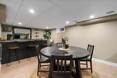 Dining - 592 E 13th St, Lockport, IL 60441 photo 6 of 6