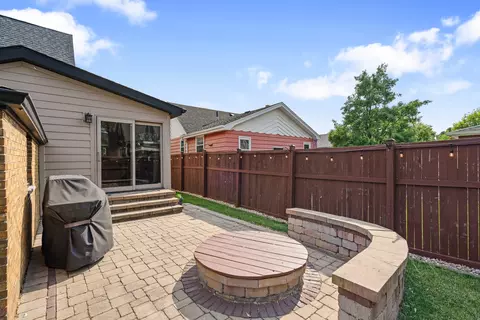 Exterior - 592 E 13th St, Lockport, IL 60441 photo 3 of 10