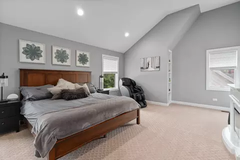 Bedroom - 592 E 13th St, Lockport, IL 60441 photo 2 of 4