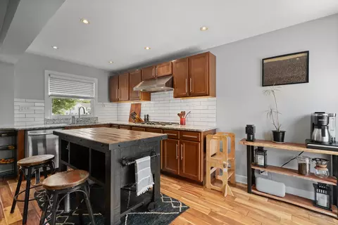 Kitchen - 592 E 13th St, Lockport, IL 60441 photo 2 of 4