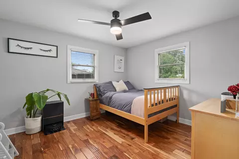 Bedroom - 592 E 13th St, Lockport, IL 60441 photo 3 of 4