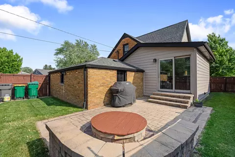 Exterior - 592 E 13th St, Lockport, IL 60441 photo 2 of 10