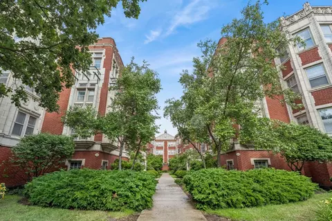 216 N Oak Park Ave #2AA, Oak Park, IL 60302