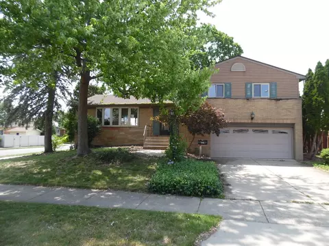 1616 N 12th Ave, Melrose Park, IL 60160