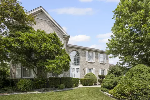 730 Kylemore Dr, Des Plaines, IL 60016