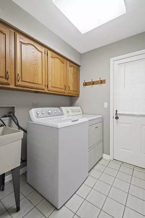 730 Kylemore Dr, Des Plaines, IL 60016 photo 13