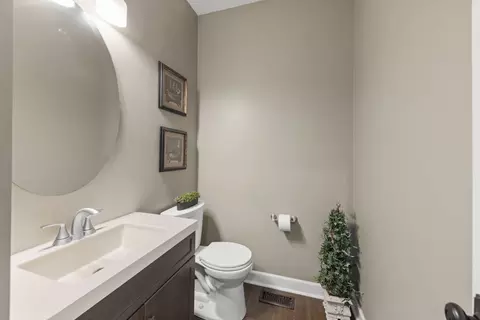 802 Barton Dr, Oswego, IL 60543 photo 7