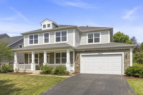 802 Barton Dr, Oswego, IL 60543