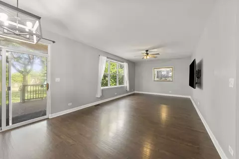 802 Barton Dr, Oswego, IL 60543 photo 9