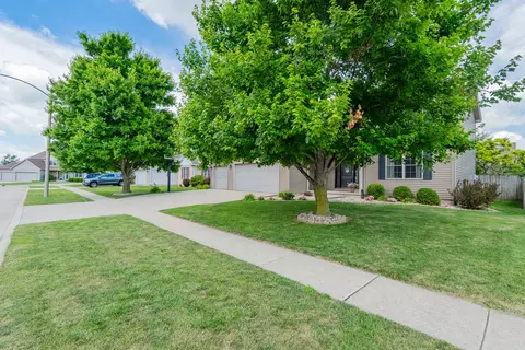 2900 Bear Claw St, Normal, IL 61761 photo 3