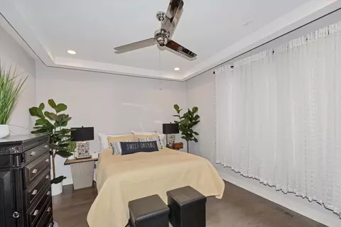 Bedroom - 609 E 48th St, Chicago, IL 60615 photo 1 of 2