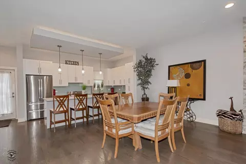 Dining - 609 E 48th St, Chicago, IL 60615 photo 2 of 2