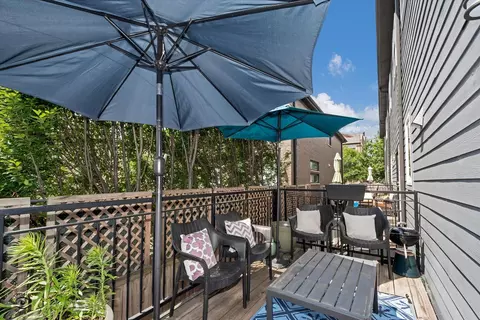 Exterior - 609 E 48th St, Chicago, IL 60615 photo 3 of 5