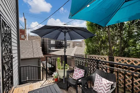 Exterior - 609 E 48th St, Chicago, IL 60615 photo 2 of 5