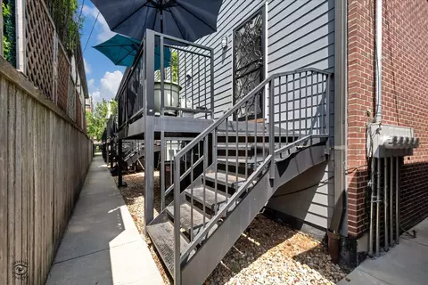 Exterior - 609 E 48th St, Chicago, IL 60615 photo 4 of 5