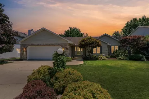 1404 Manchester Dr, Champaign, IL 61822