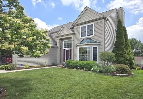 1825 Gleneagle Cir, Elgin, IL 60123