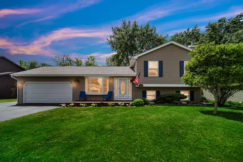 315 Brookwood Trl, Mchenry, IL 60050