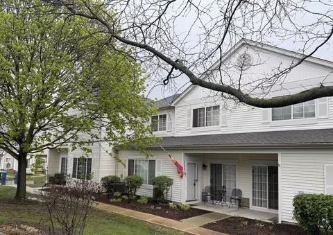 133 Heather Glen Dr #133, Aurora, IL 60504