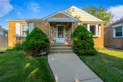 2551 Elm St, River Grove, IL 60171