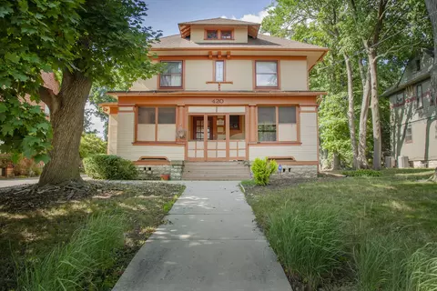 420 Fulton St, Elgin, IL 60120