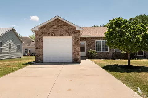 965 W Bergera Rd, Braidwood, IL 60408