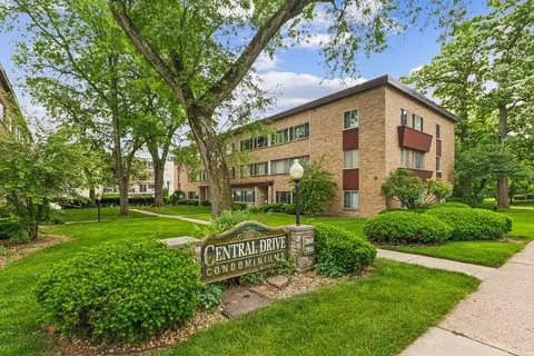 2650 Central Dr #GS, Flossmoor, IL 60422