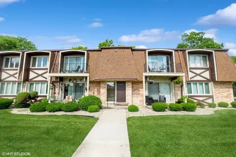 12720 Carriage Ln #H2, Crestwood, IL 60418