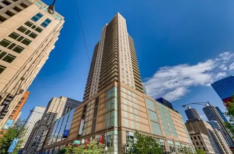 545 N Dearborn St #2202, Chicago, IL 60654