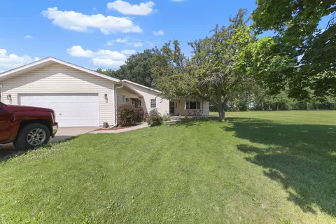 Exterior - 165 Valley View Dr, Seneca, IL 61360 photo 3 of 6