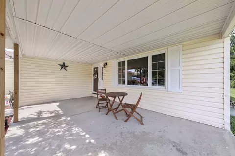 Exterior - 165 Valley View Dr, Seneca, IL 61360 photo 4 of 6