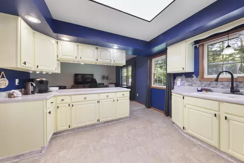 Kitchen - 165 Valley View Dr, Seneca, IL 61360 photo 2 of 2