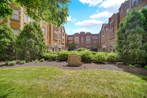 10911 S Longwood Dr #2, Chicago, IL 60643