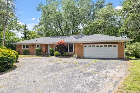7942 Tennessee Ave, Willowbrook, IL 60527
