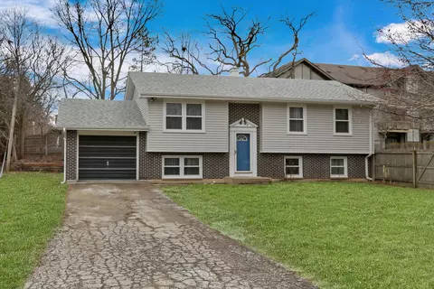 2625 Shirley Dr, Gurnee, IL 60031