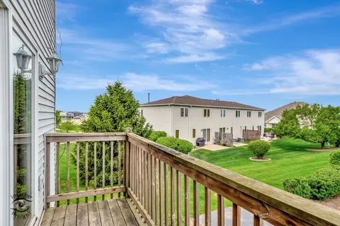Exterior - 1372 Fox Hound Trl, Beecher, IL 60401 photo 3 of 3