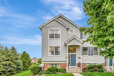Exterior - 1372 Fox Hound Trl, Beecher, IL 60401 photo 2 of 3