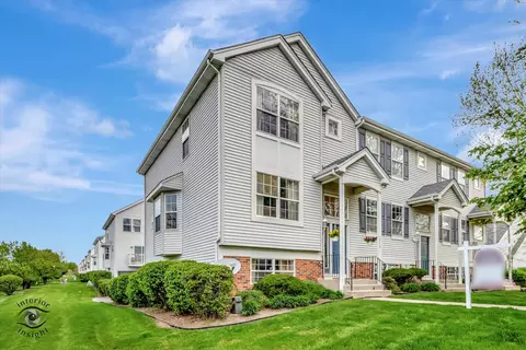 1372 Fox Hound Trl, Beecher, IL 60401
